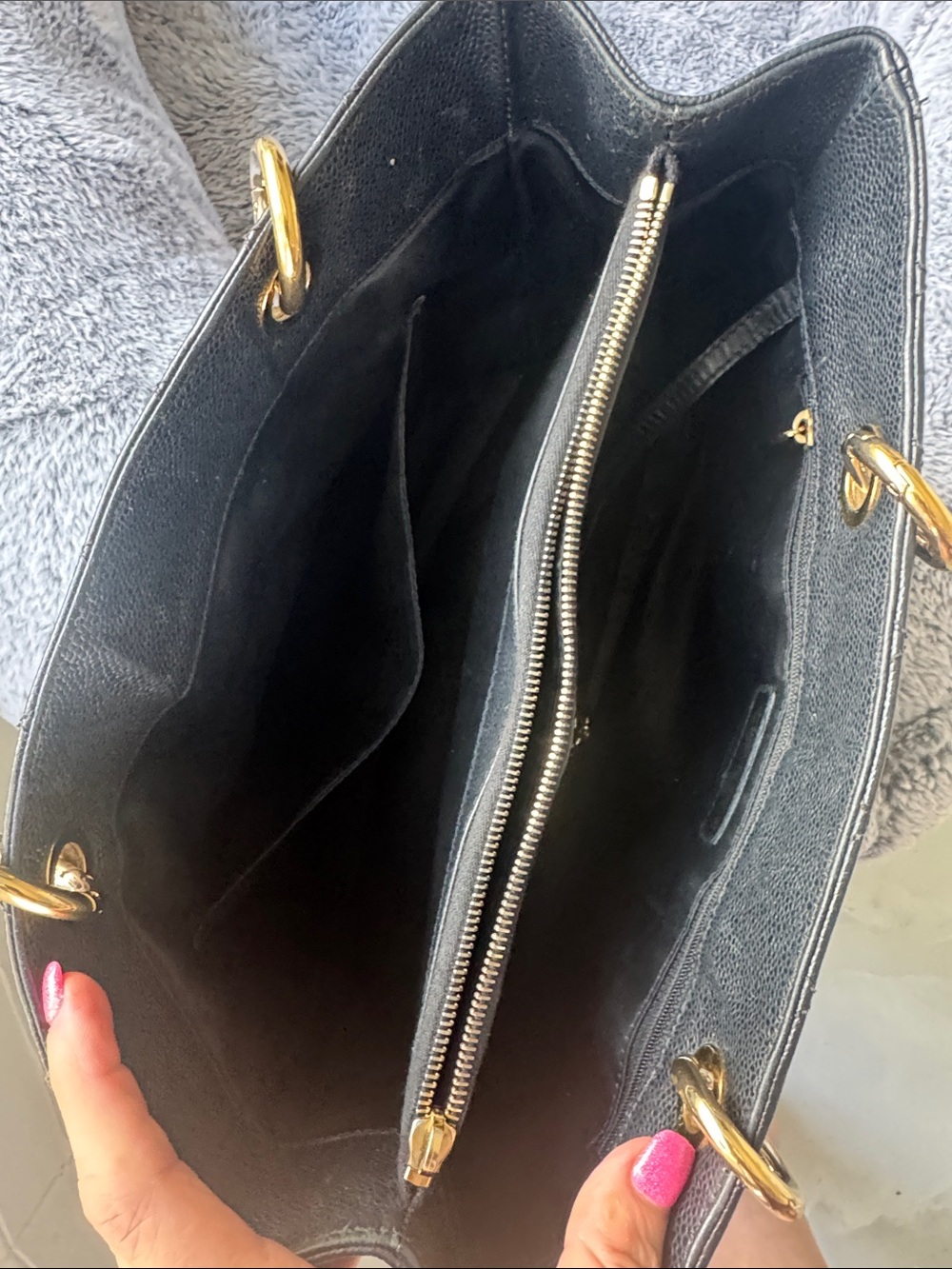 CHANEL Black Quilted Leather Shoulder Tote with Gold Hardware - Picture 9 of 11